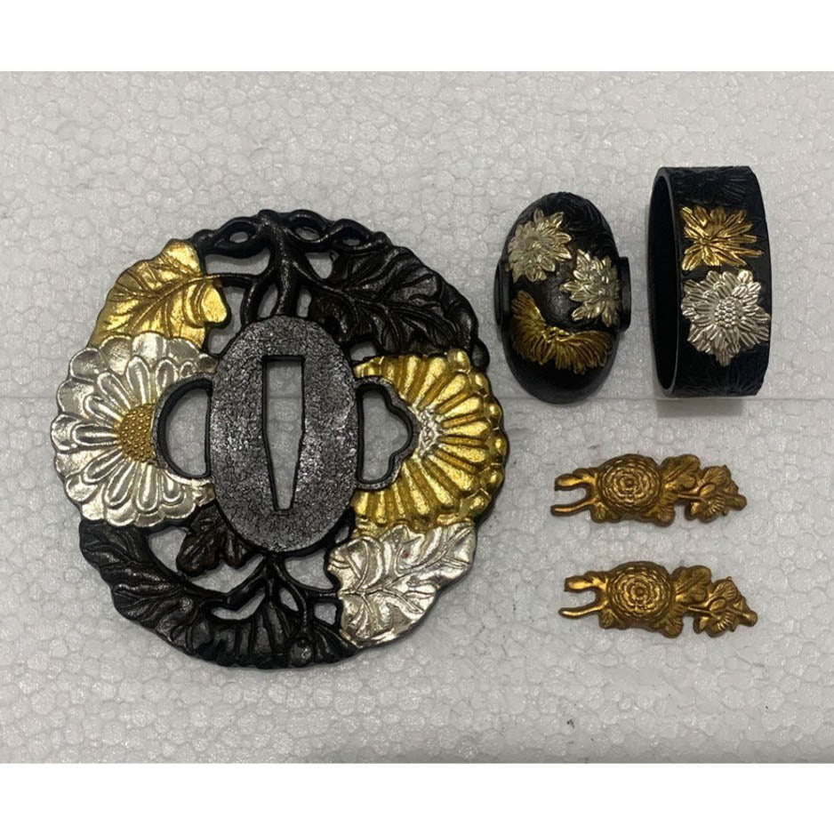 Tsuba 11